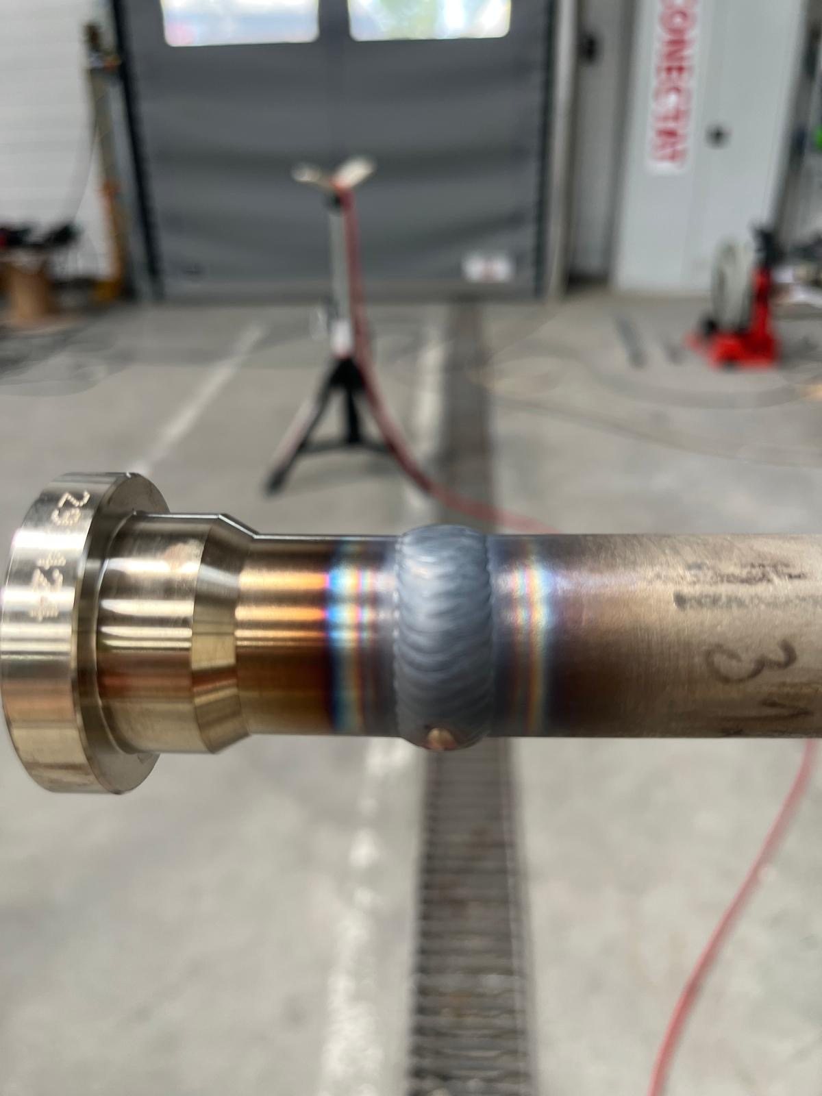 Checking a welded joint on pipework