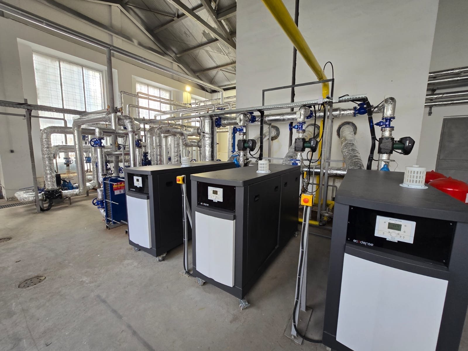Heating substation: boilers, distribution pipework and fittings